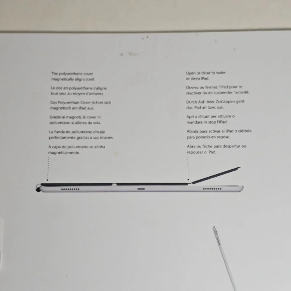 Authentic OEM Genuine Apple iPad Pro Smart Cover MK0l2ZMA/A 12.9